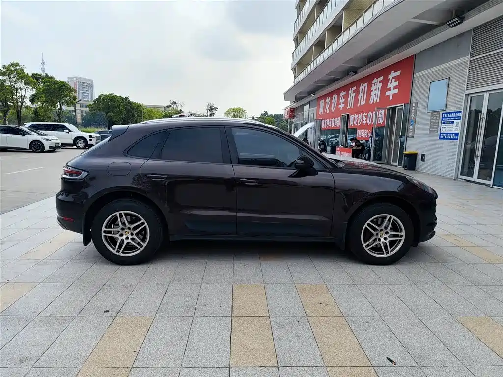 Porsche Macan — миниатюра 3