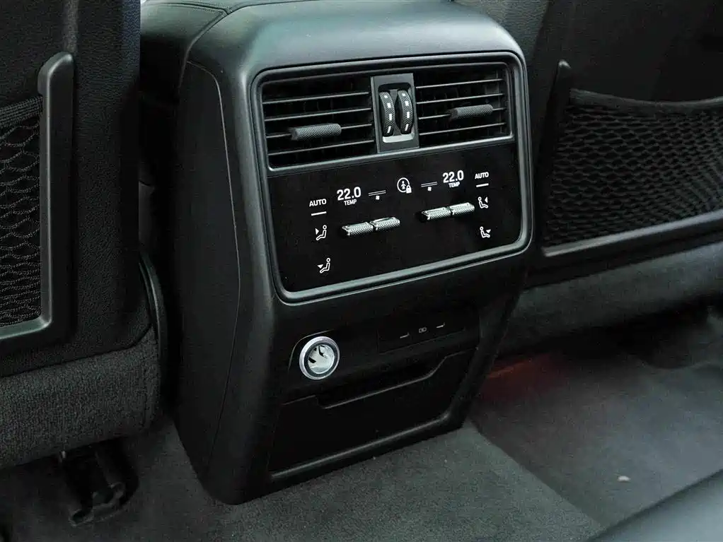 Porsche Cayenne — миниатюра 20