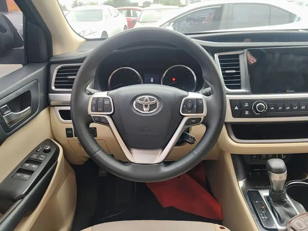 Toyota Highlander — миниатюра 11