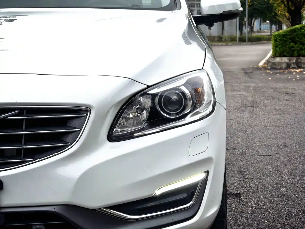 Volvo S60 — миниатюра 18