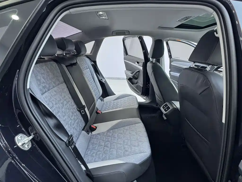 Volkswagen Lavida — миниатюра 9
