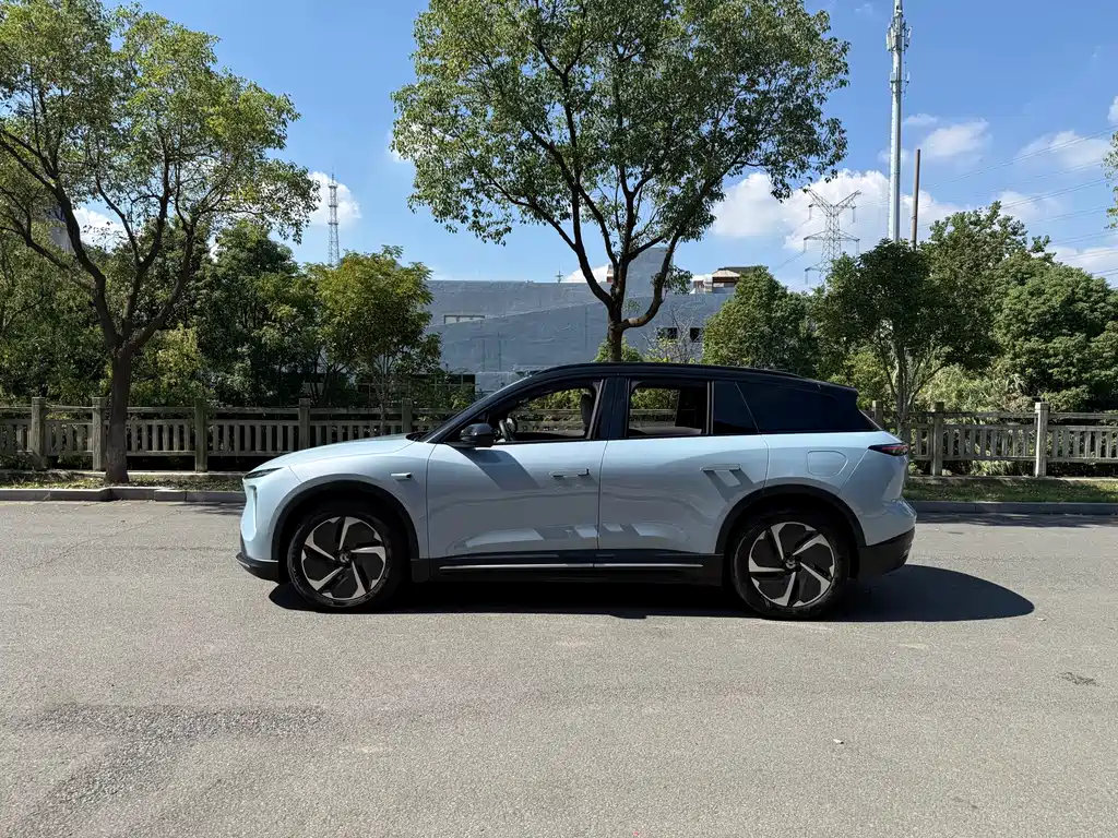 NIO ES6 — миниатюра 8