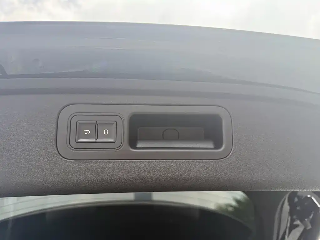 BYD Tang New Energy — миниатюра 19