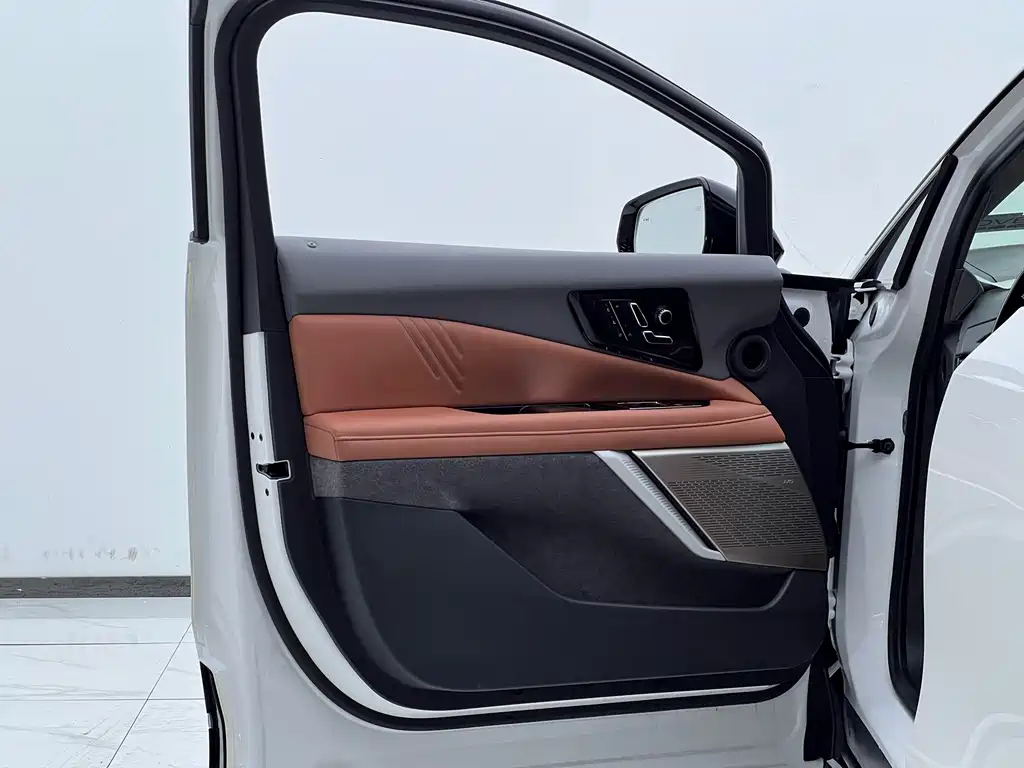 Cadillac IQ — миниатюра 22