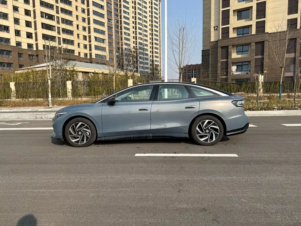 VOLKSWAGEN ID.7 VIZZION