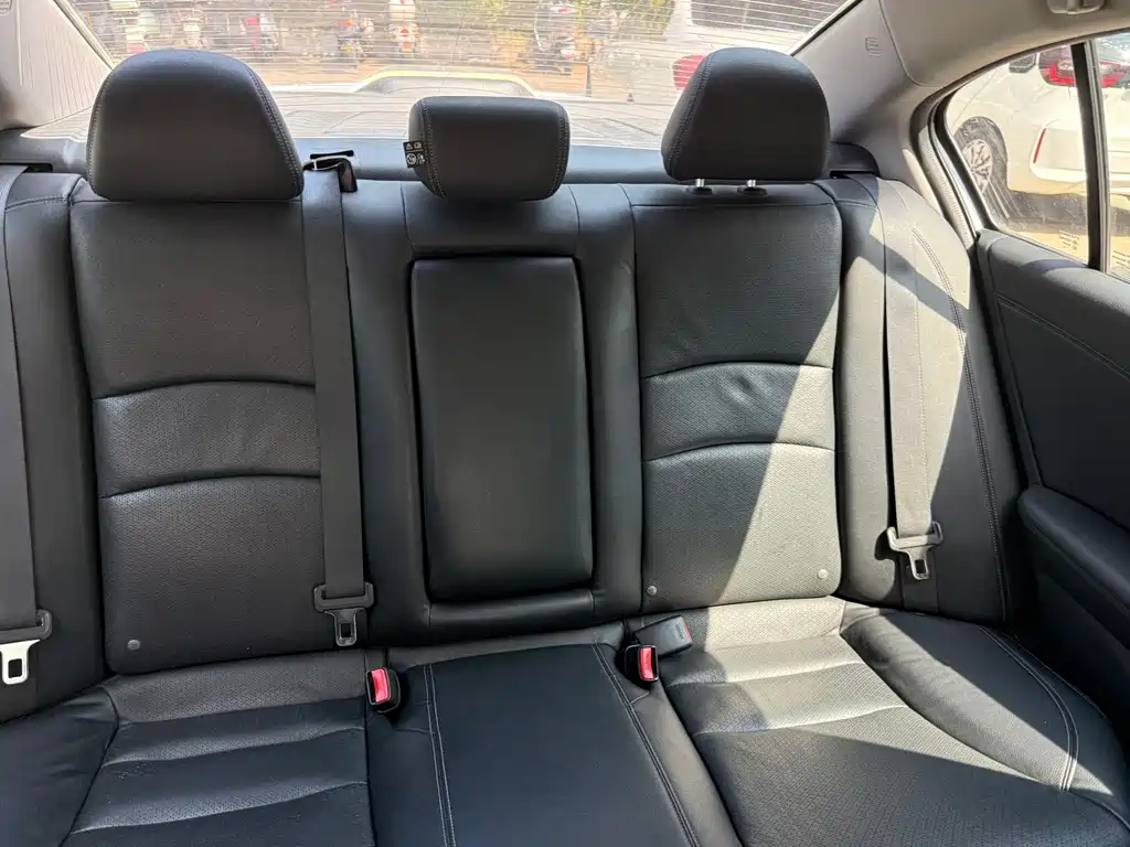 Honda Accord — миниатюра 13