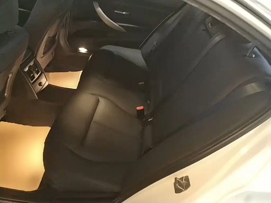 BMW 3 Series — миниатюра 17