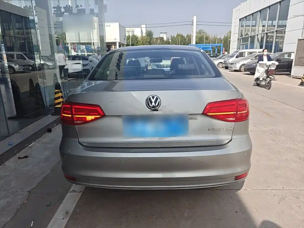 Volkswagen Sagitar — миниатюра 6