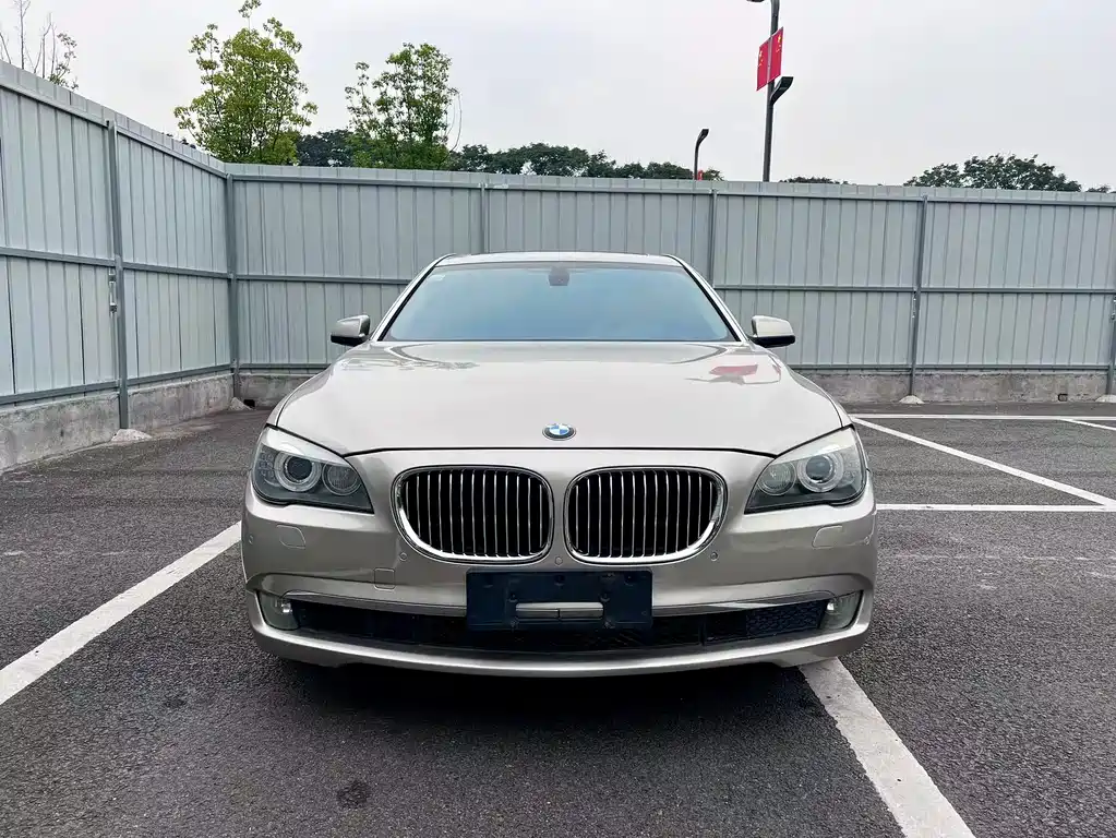 BMW 7 Series — миниатюра 2