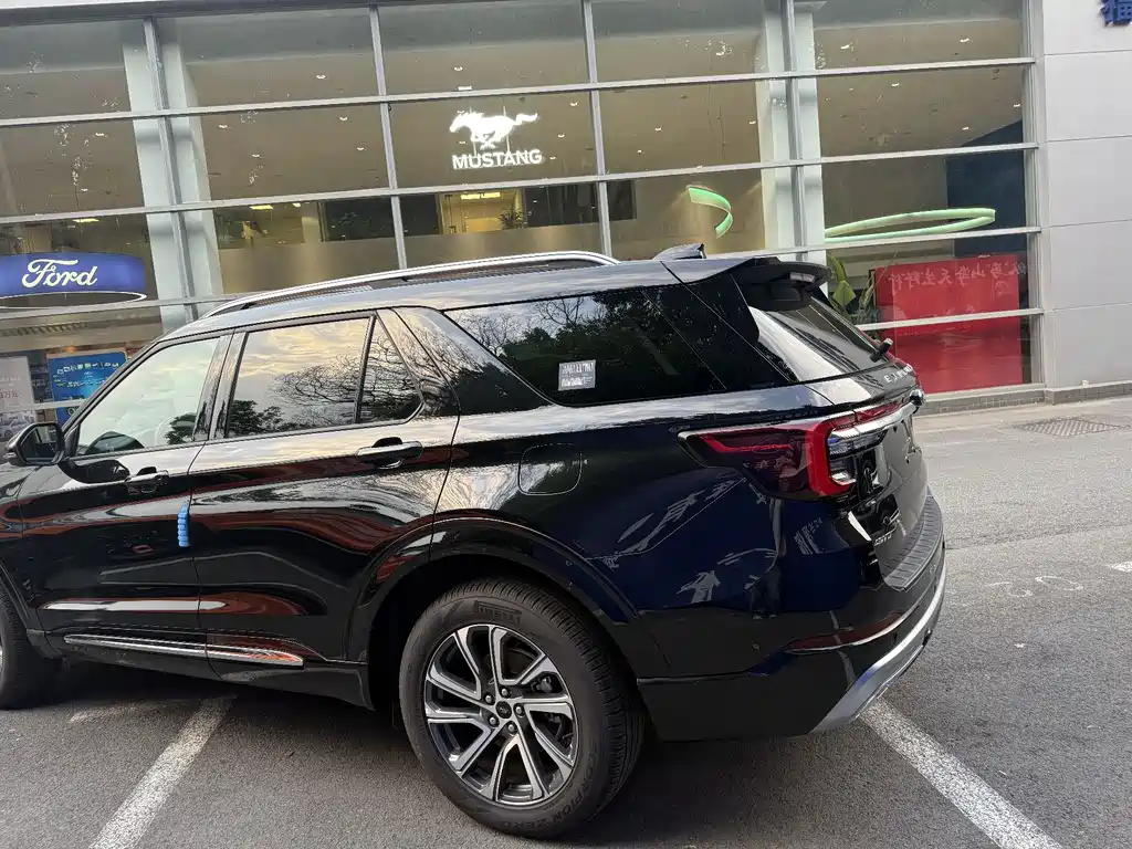 Ford Explorer — миниатюра 7