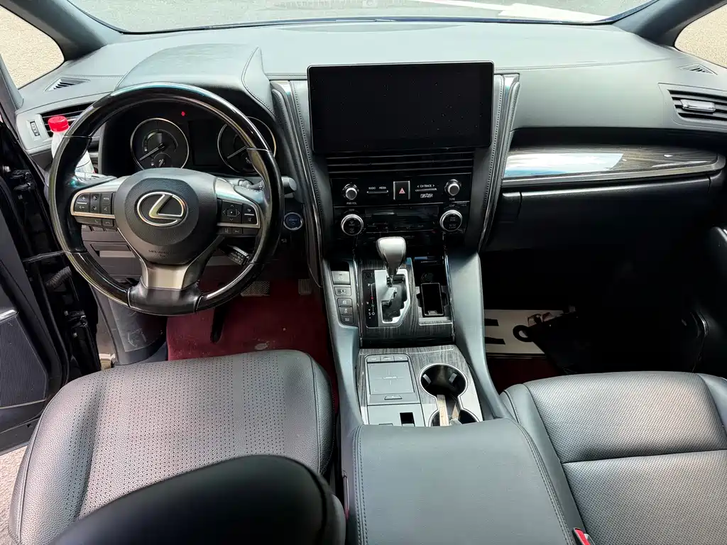 Lexus LM — миниатюра 5
