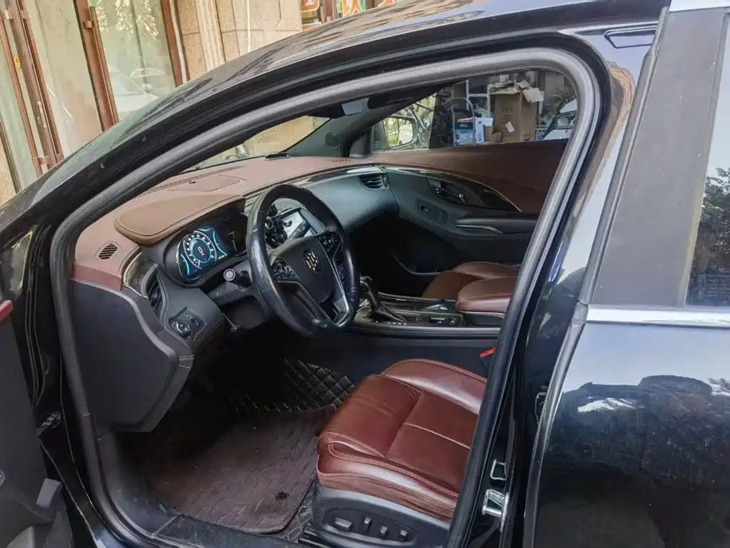 Buick LaCrosse — миниатюра 10