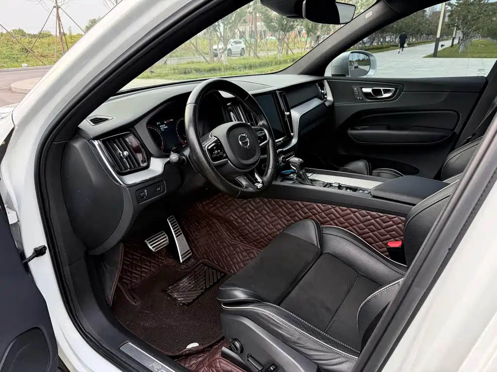 Volvo XC60 — миниатюра 9