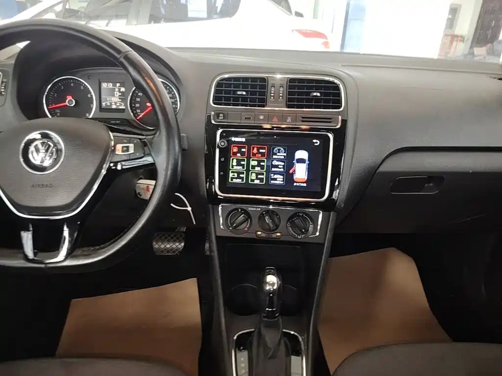 Volkswagen Polo — миниатюра 13