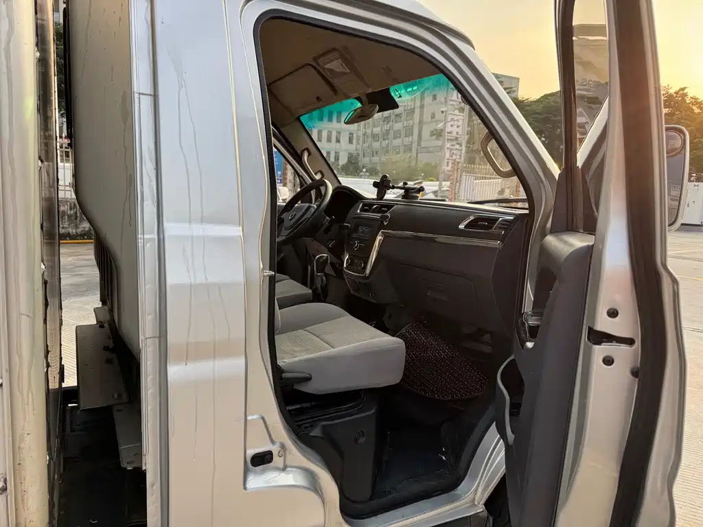 SRM 鑫源T50 EV — миниатюра 14