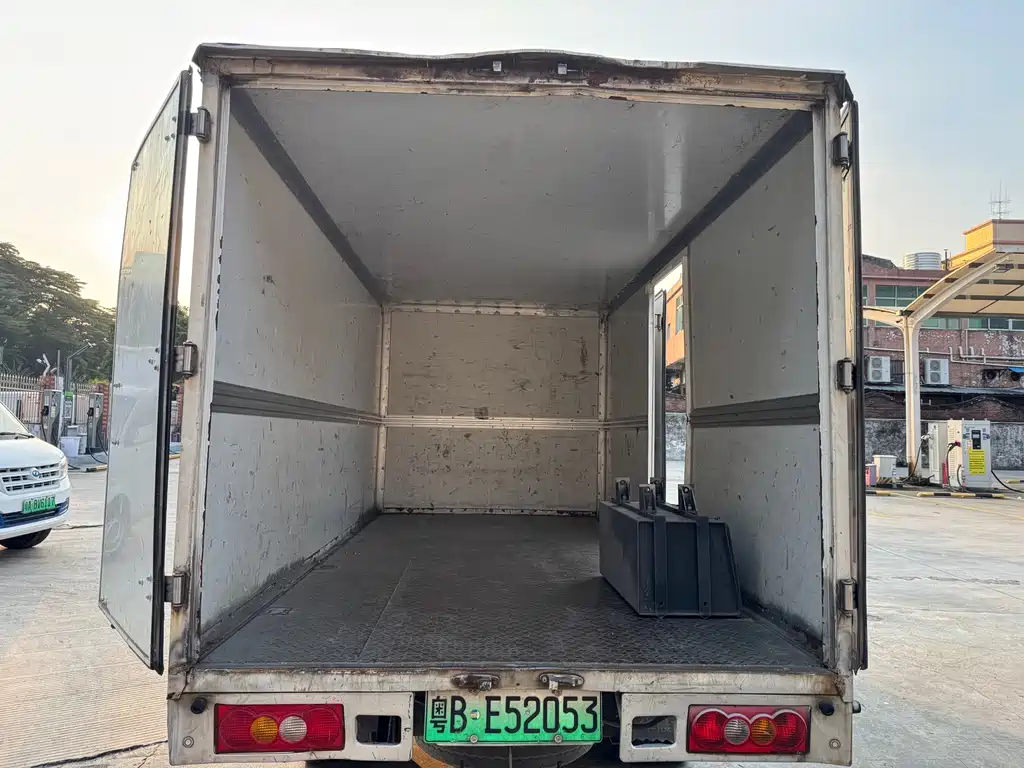 SRM 鑫源T50 EV — миниатюра 17