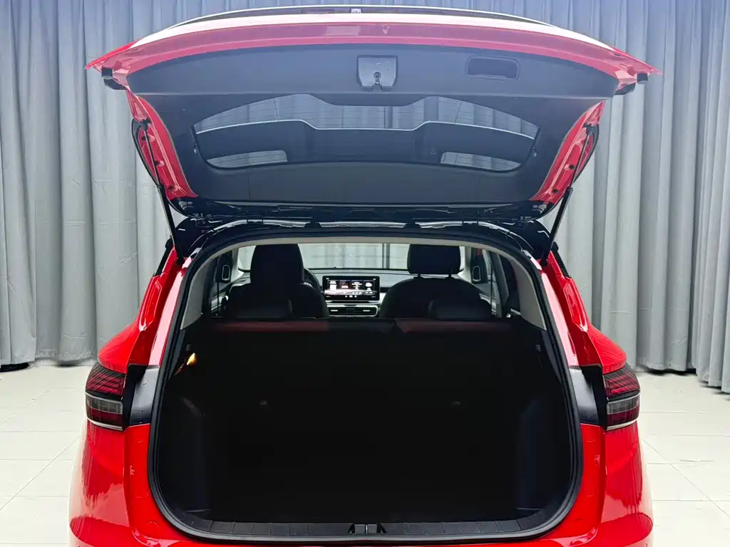 Geely Binyue — миниатюра 19