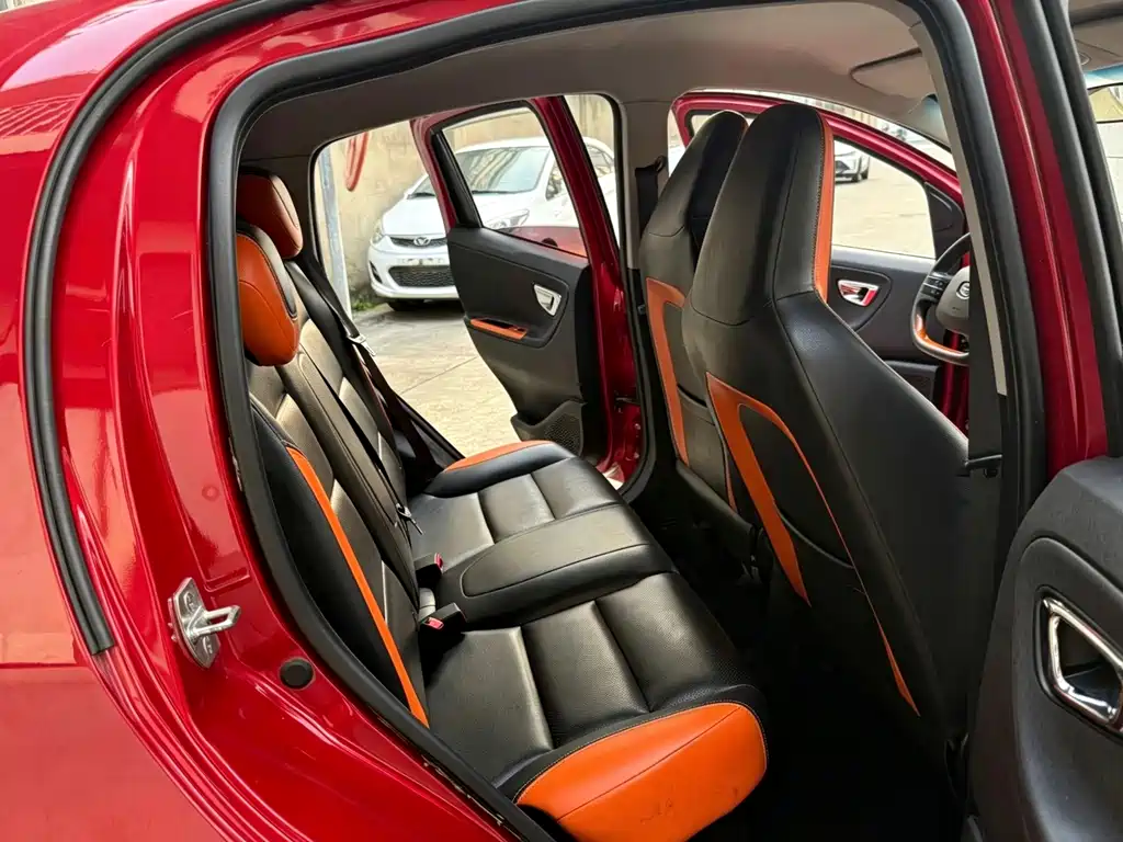 Geely Vision X1 — миниатюра 9