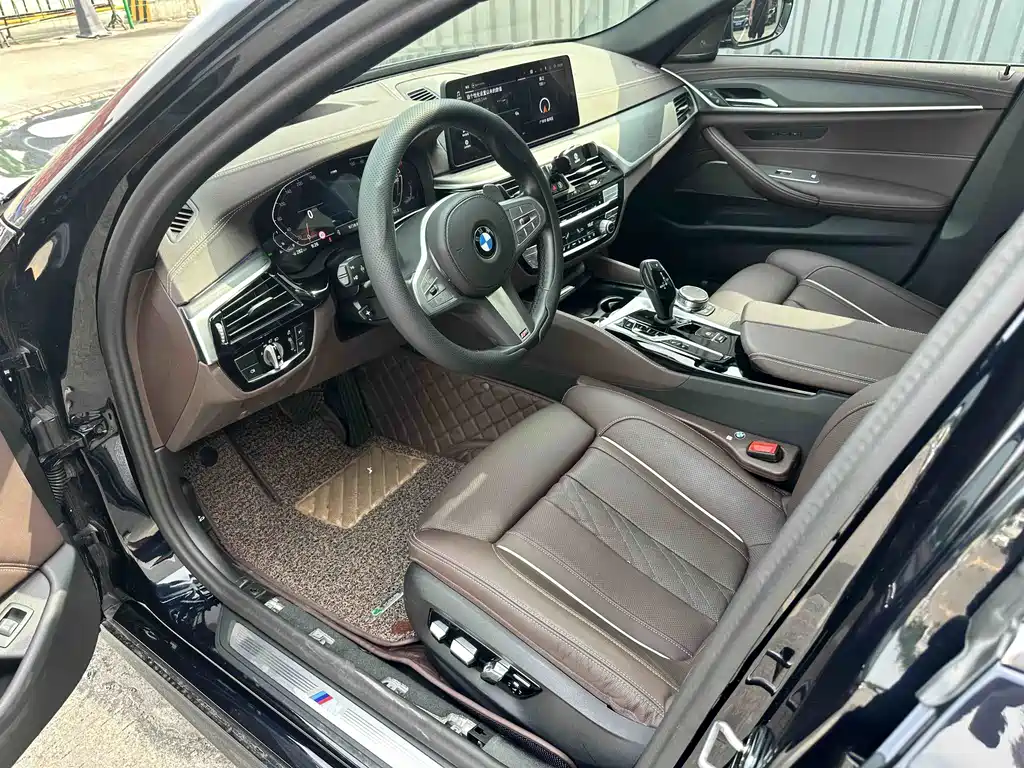 BMW 5 Series — миниатюра 7