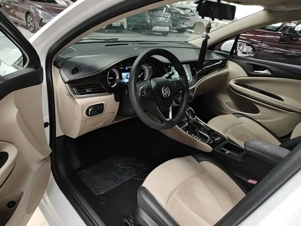 Buick Verano — миниатюра 16