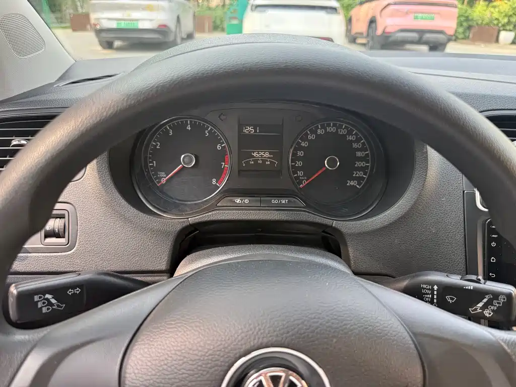 Volkswagen Polo 2018 1.5L AT