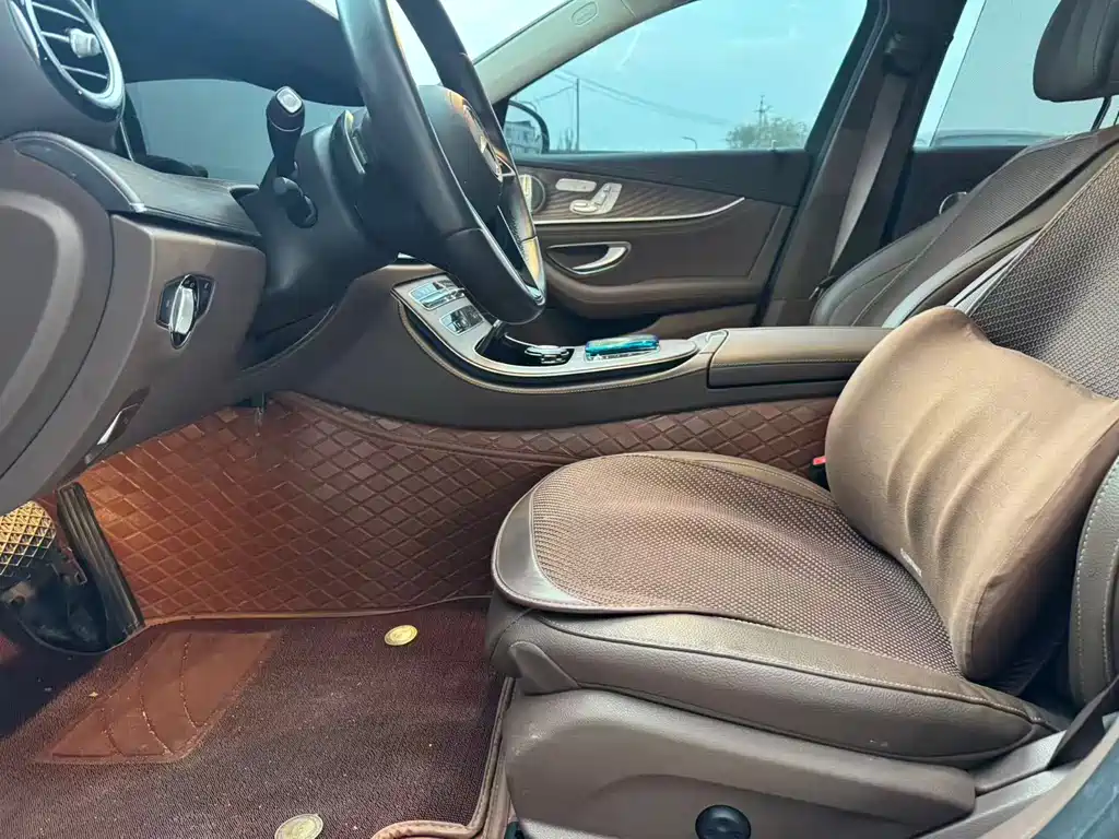 Mercedes-Benz E-Class — миниатюра 6