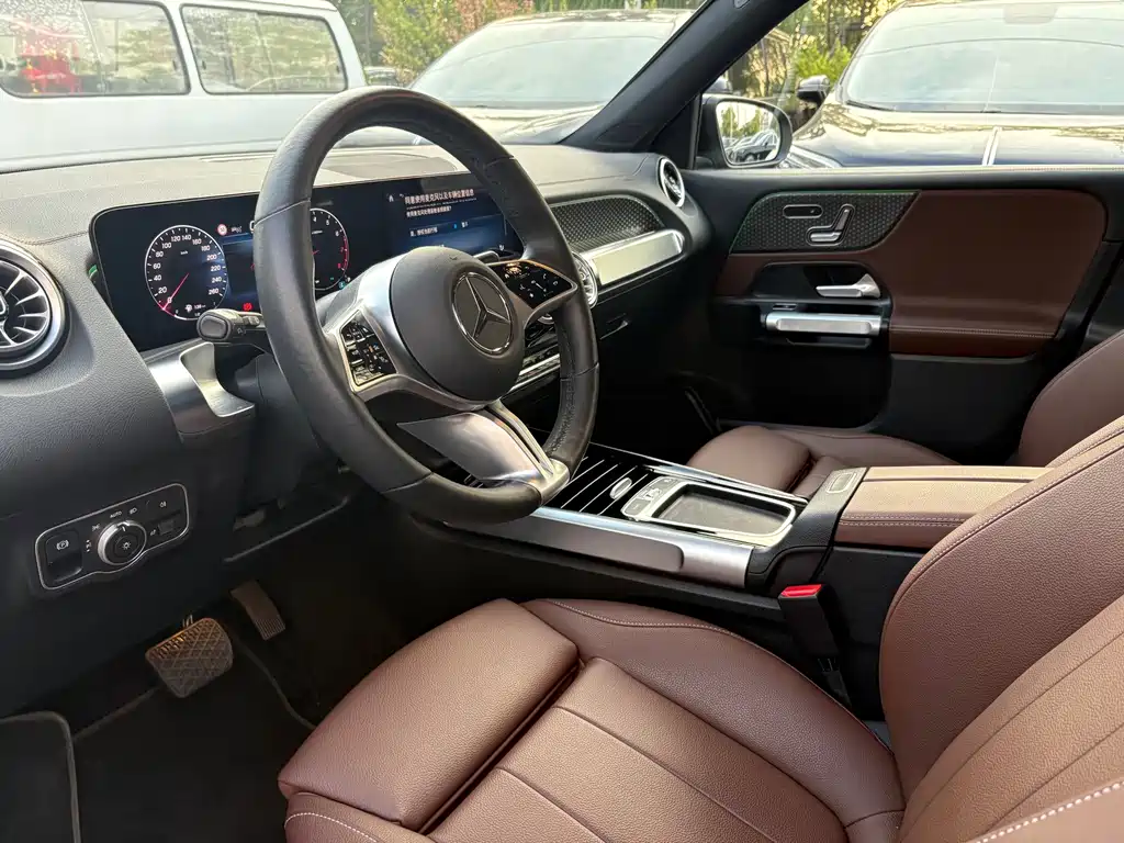 Mercedes-Benz GLB — миниатюра 6