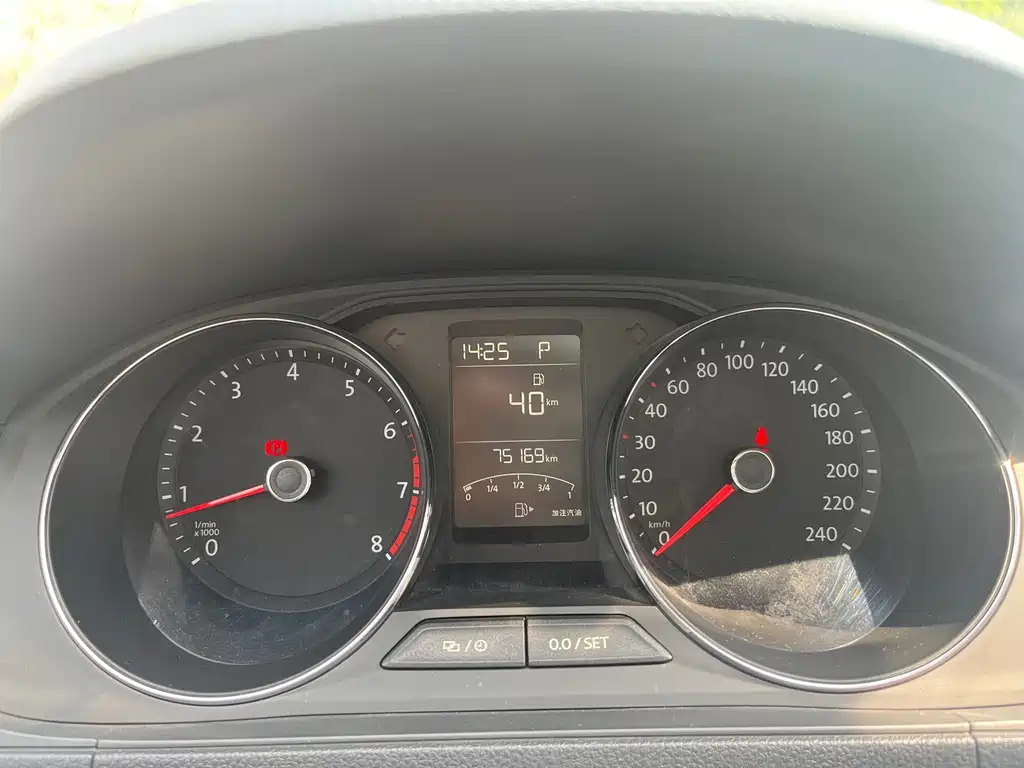 Volkswagen Lavida — миниатюра 6