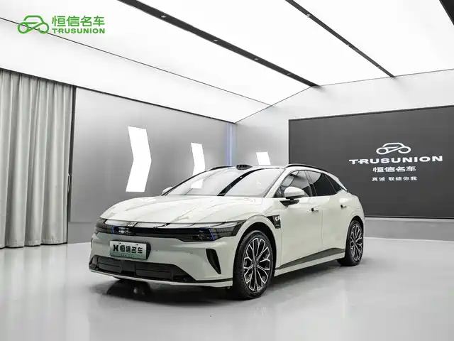 2025 Zeekr 007