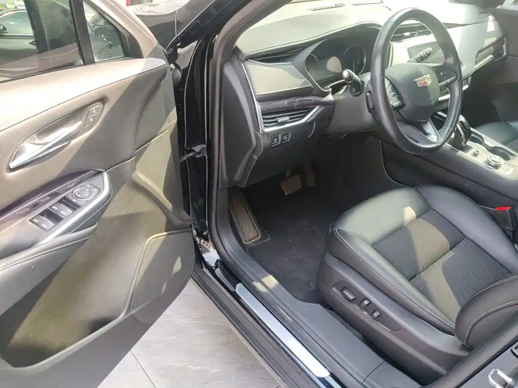 Cadillac XT4 — миниатюра 16