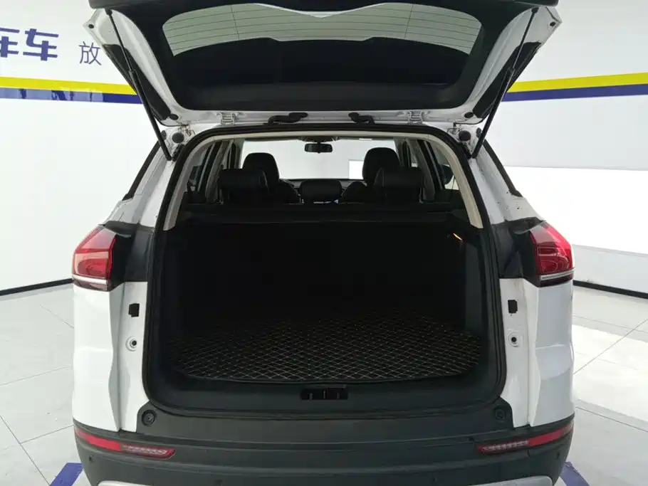 Geely Boyue — миниатюра 4