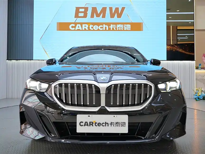 BMW 5 Series 2025