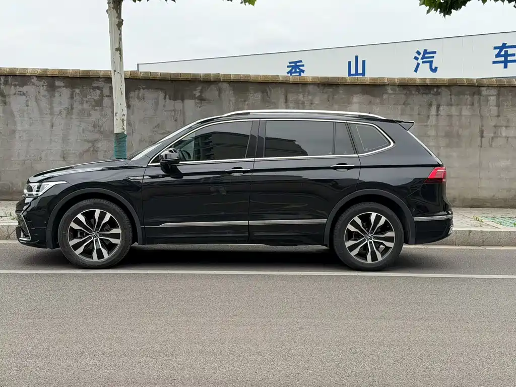 Volkswagen Tiguan L L 2022 330TSI AT R-Line