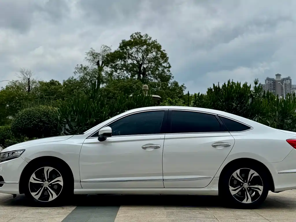 Honda Spirior 2015 2.4L Luxury