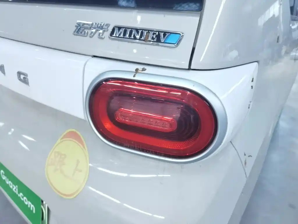Wuling MINIEV — миниатюра 8