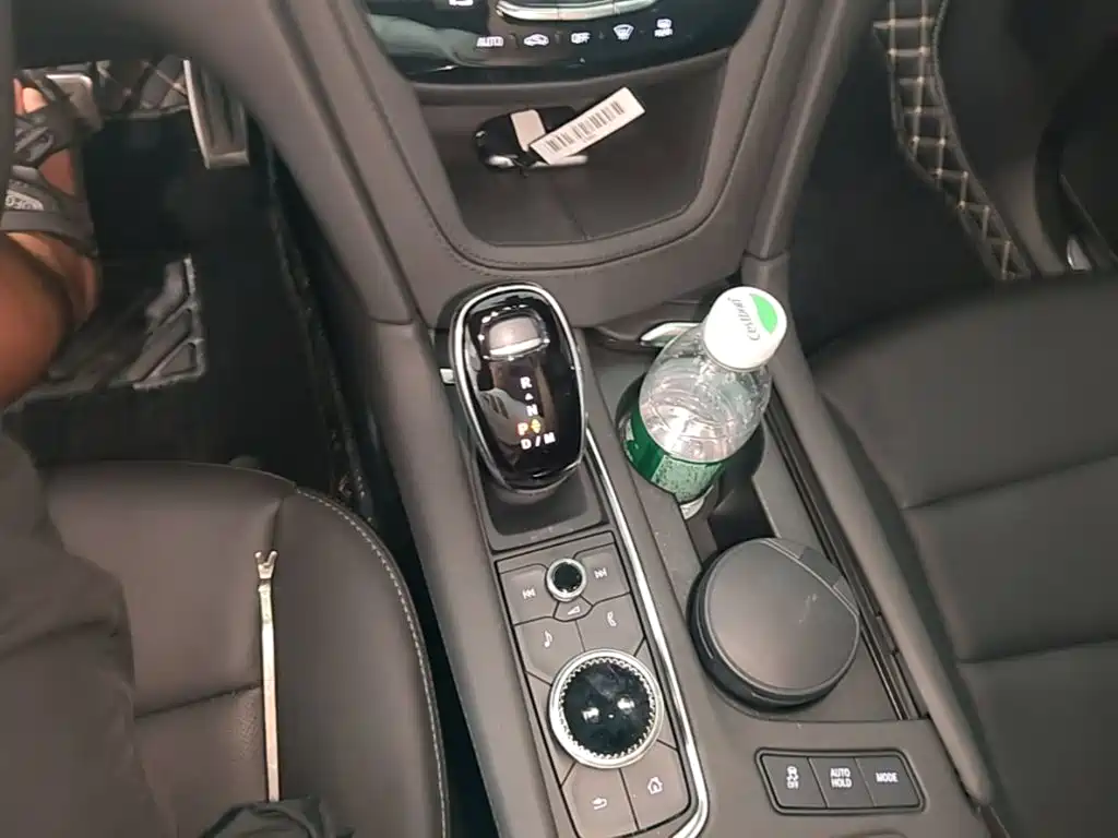 Cadillac XT5 — миниатюра 14