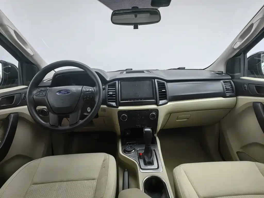 Ford Everest — миниатюра 5