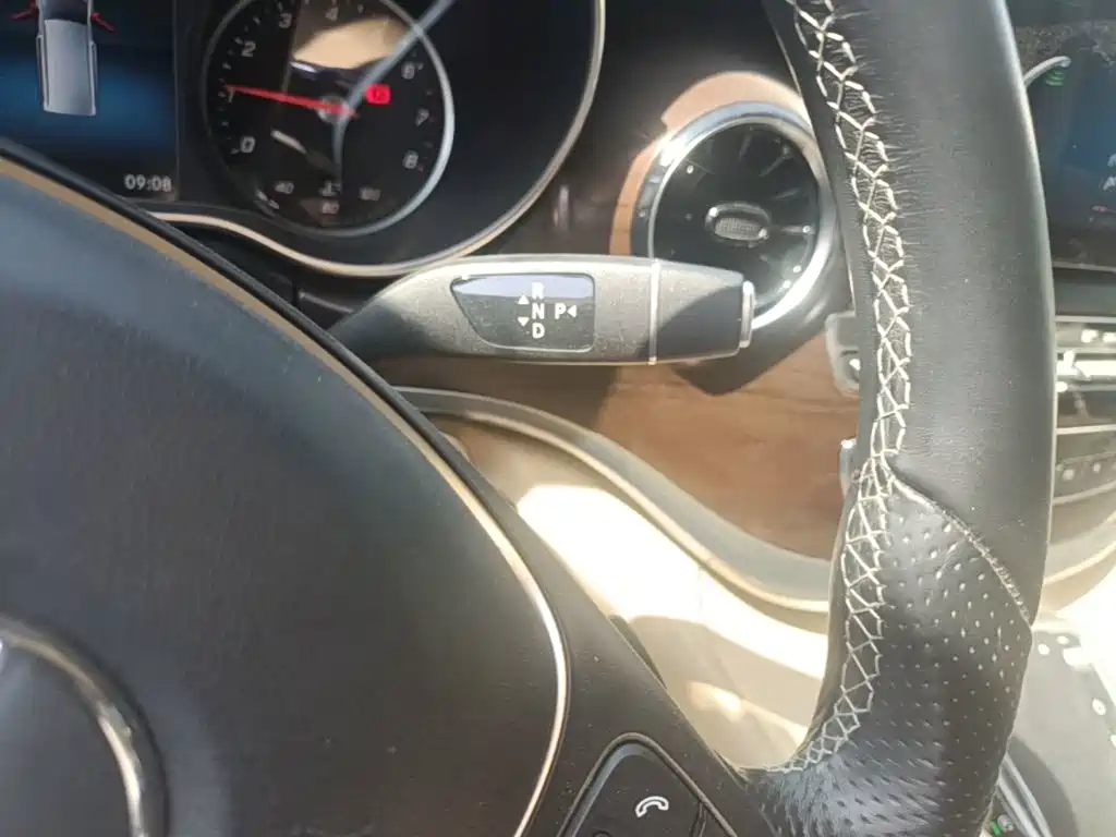 Mercedes-Benz V-Class — миниатюра 10