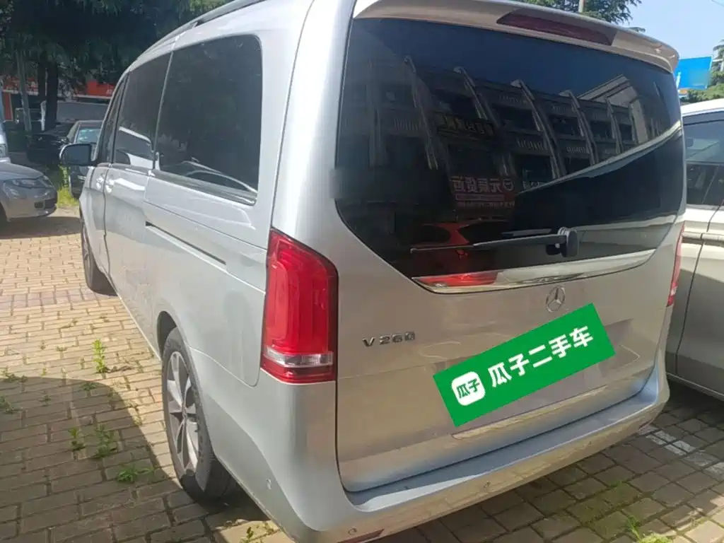 Mercedes-Benz V-Class — миниатюра 23
