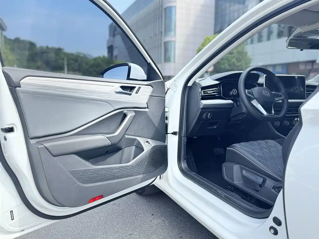 Volkswagen Sagitar — миниатюра 5
