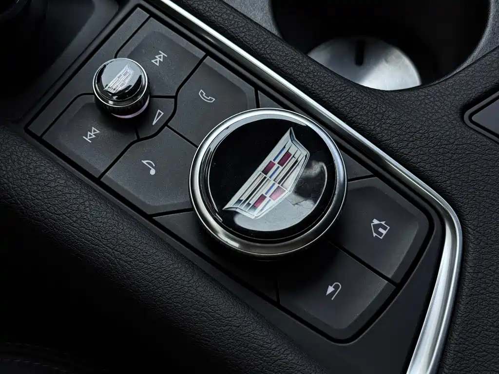 Cadillac XT6 — миниатюра 12