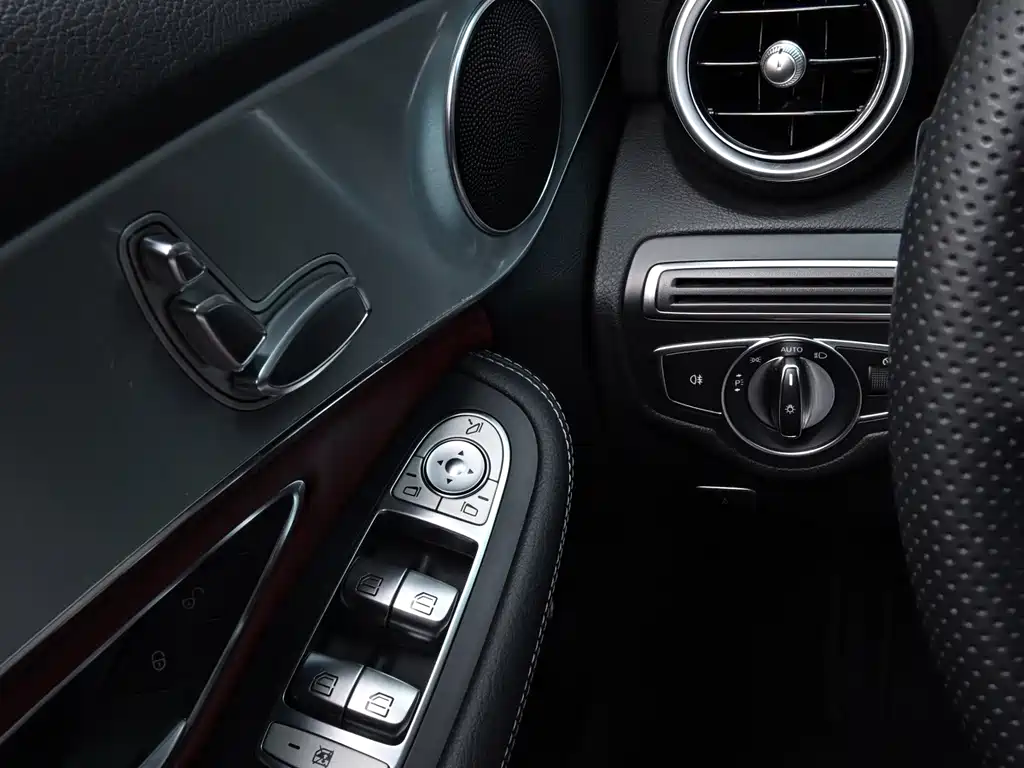 Mercedes-Benz C-Class — миниатюра 23