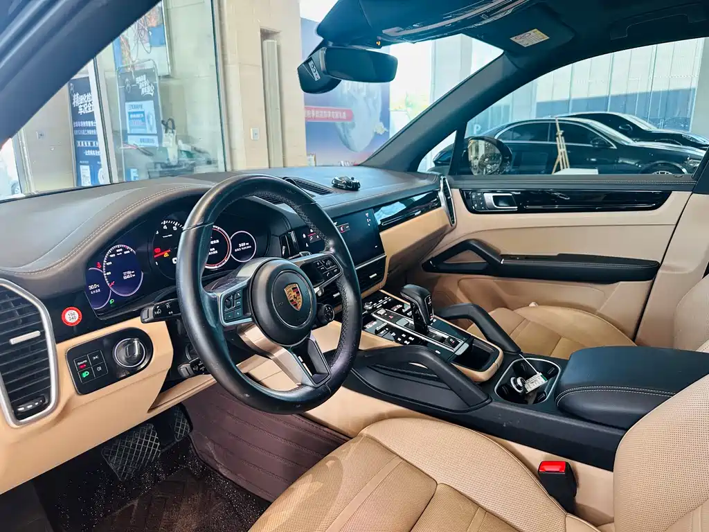 Porsche Cayenne — миниатюра 4