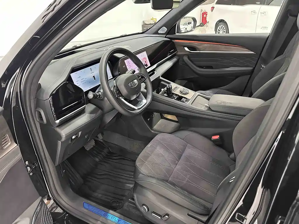Geely Monjaro L 2025 2.0TD AT