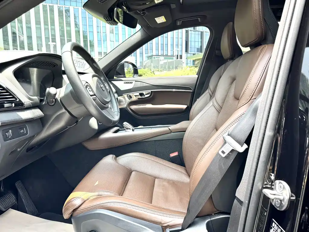 Volvo XC90 2022 B6 Luxury 7 мест