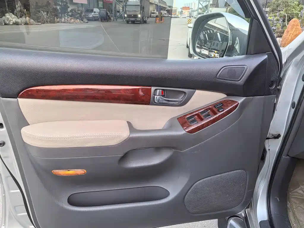 Toyota Prado (Import) — миниатюра 16