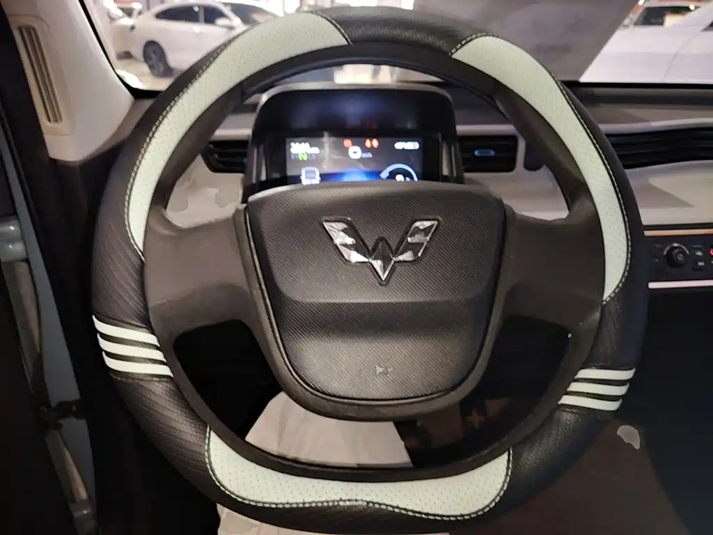 Wuling MINIEV — миниатюра 11
