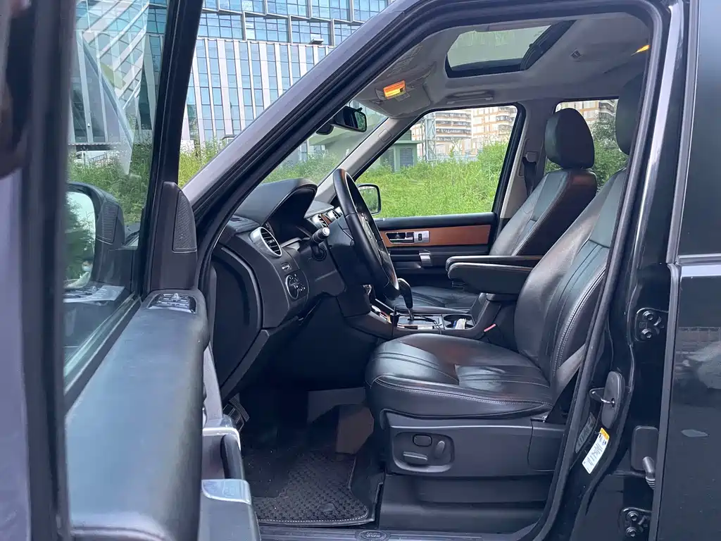Land Rover Discovery — миниатюра 6