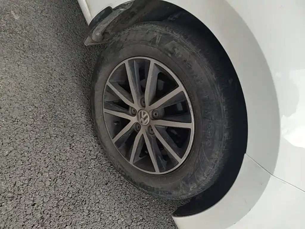 Volkswagen Santana — миниатюра 12