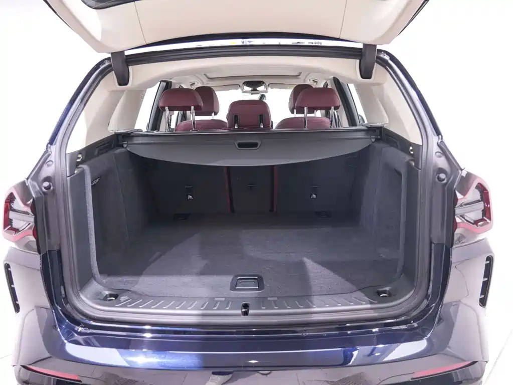 BMW iX3 — миниатюра 19